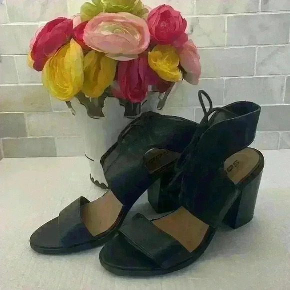 Soda Shoes - Soda Black lace up block heels, Size 7, man made materials